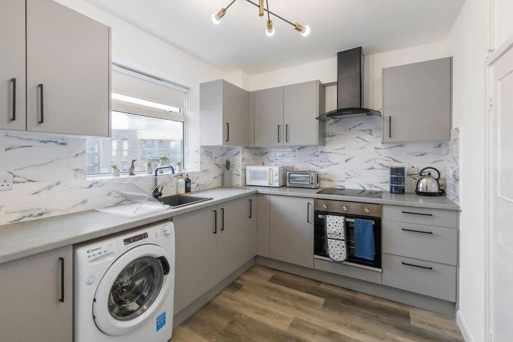 Shard View 2Br Next Tower Bridge Apartment London Luaran gambar